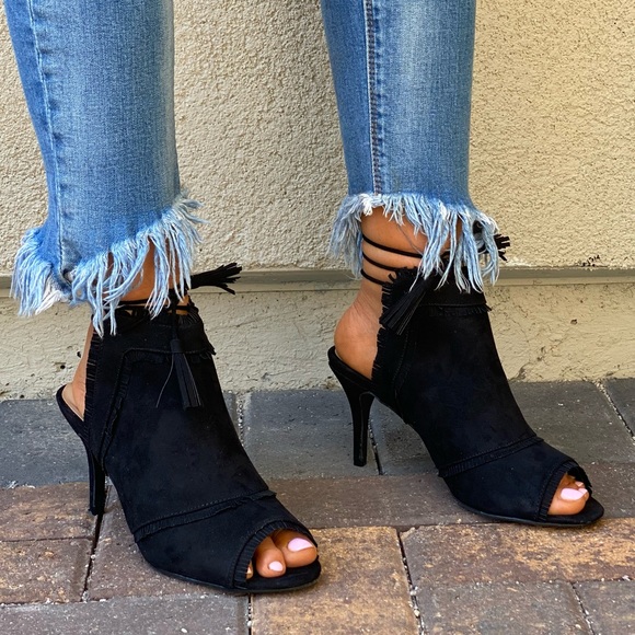 Black Peep Toe Tassels Lace Up Kitten Heel Sandal - Picture 5 of 12